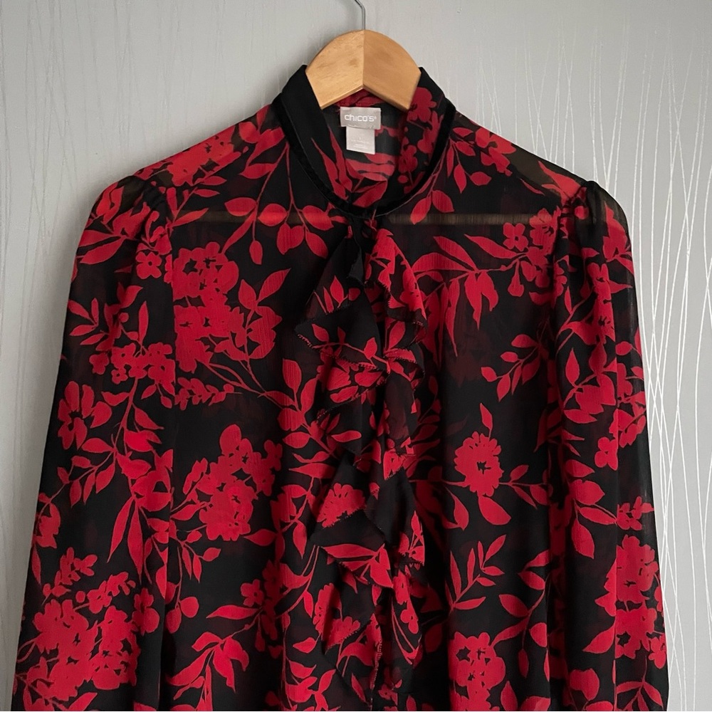 Chico’s Floral Print Red Black Sheer Ruffle Front Blouse US size 8/10 - Picture 5 of 16